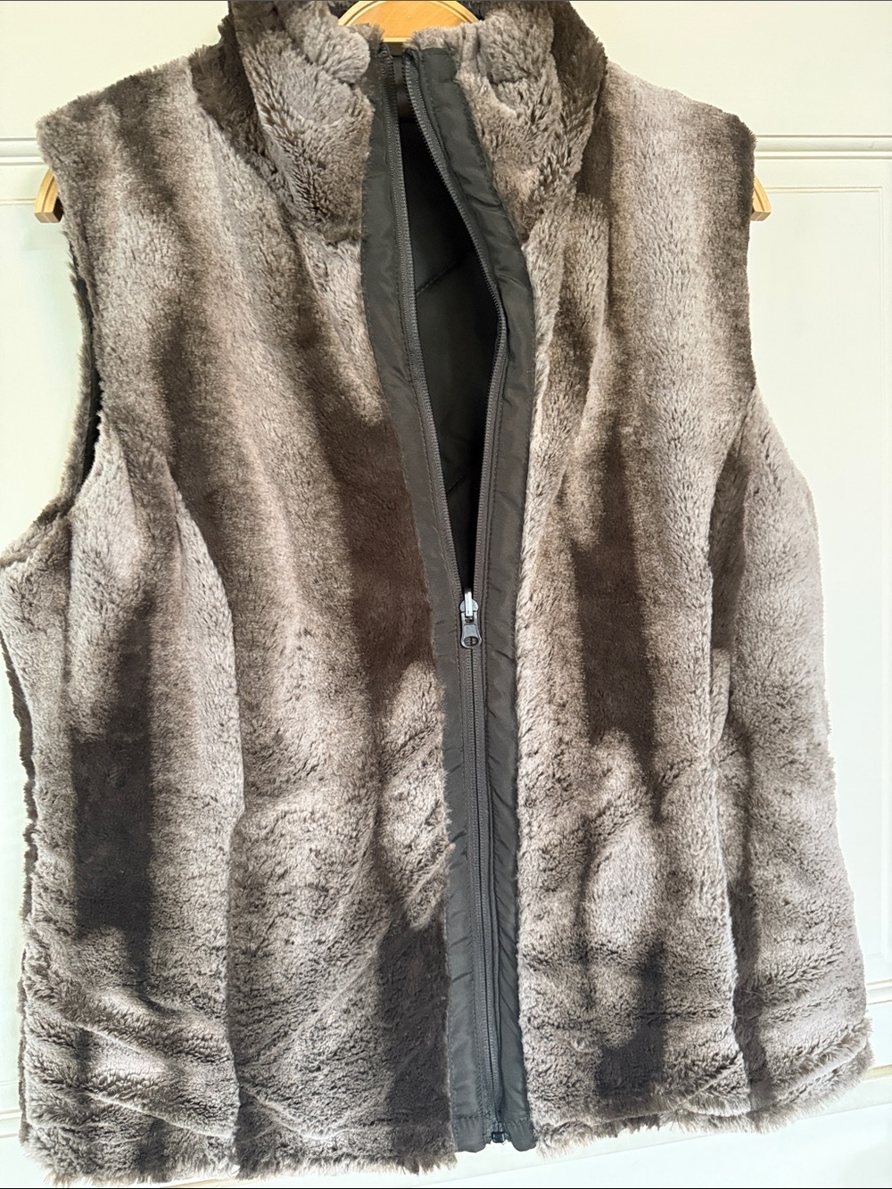 Reversible Faux Fur Quilted Vest Brown Black Women’s 20” P2P
